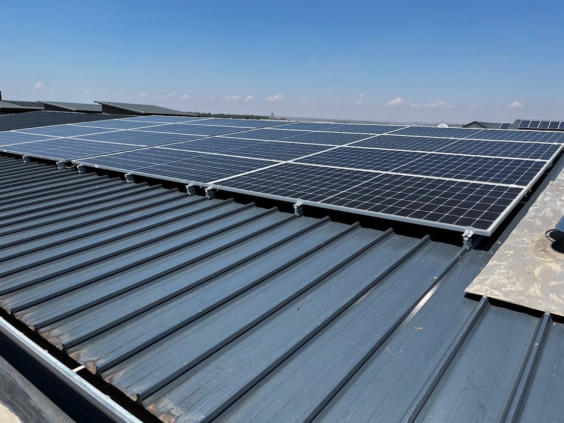 Large commercial rooftop solar PV array